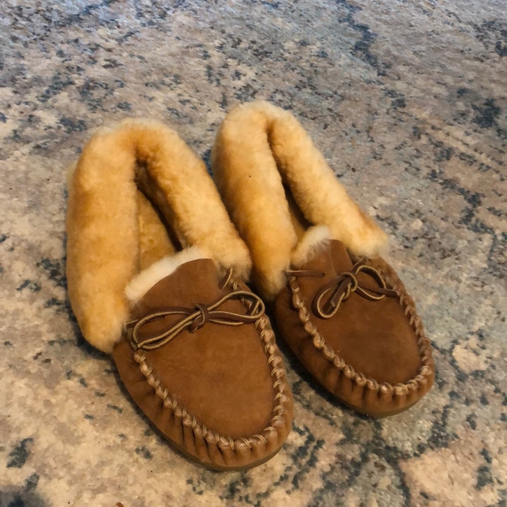 Women’s L.L bean slippers